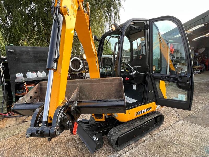 View 1925 CROSSLEY JCB 8018 CTS Digger