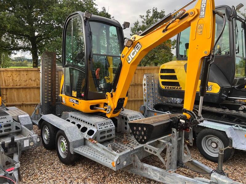 View 1925 CROSSLEY JCB 8018 CTS Digger