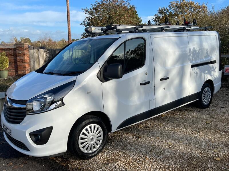 VAUXHALL VIVARO