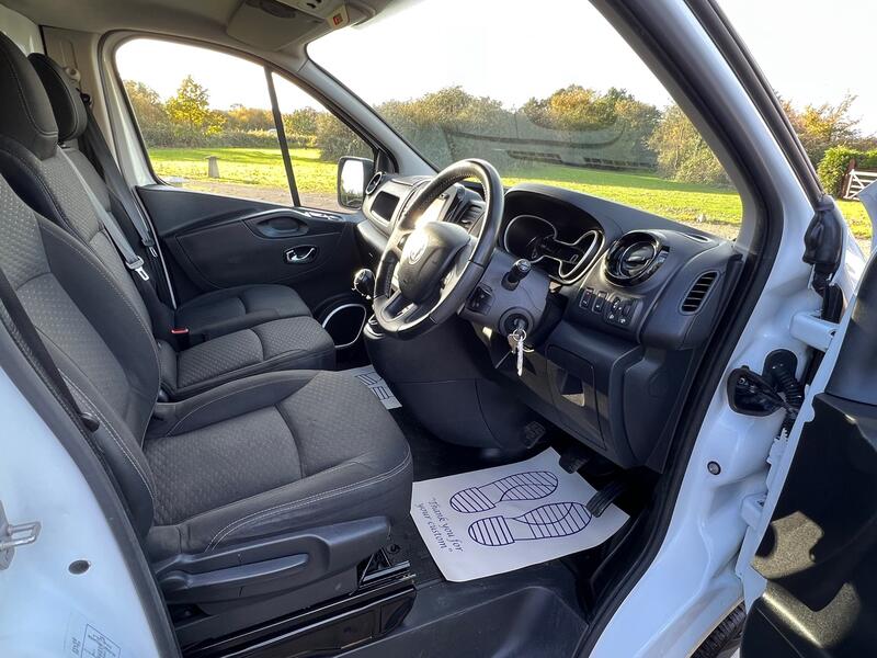 View VAUXHALL VIVARO 1.6 CDTi 2900 BiTurbo ecoTEC Sportive