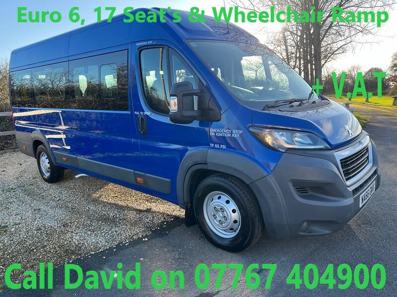 View PEUGEOT BOXER 2.2 HDi L4 H2 440 Minibus