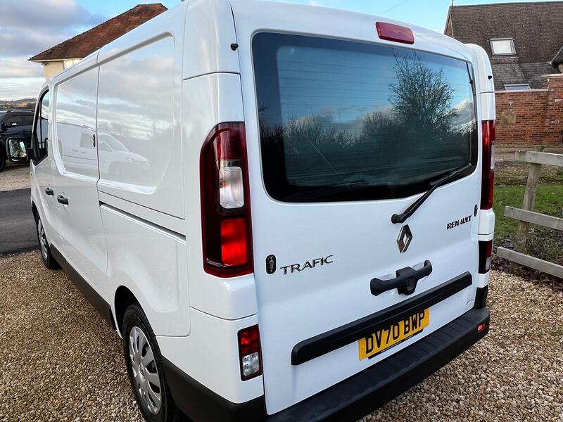 RENAULT TRAFIC