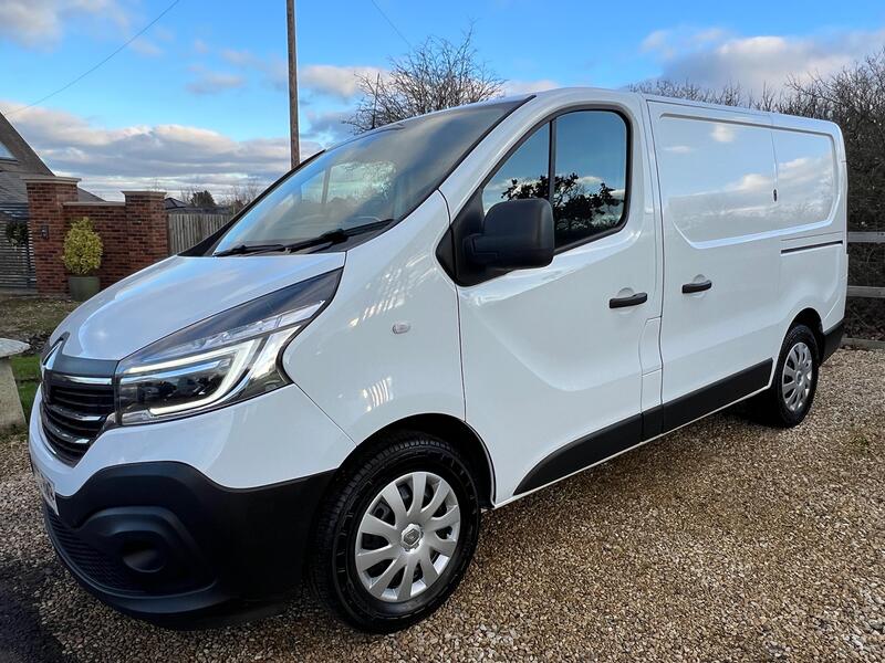 RENAULT TRAFIC