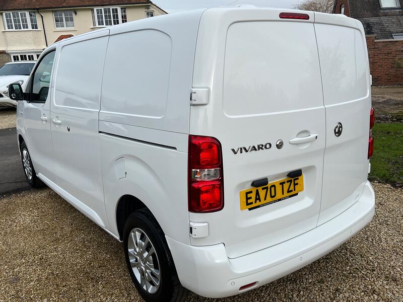 VAUXHALL VIVARO