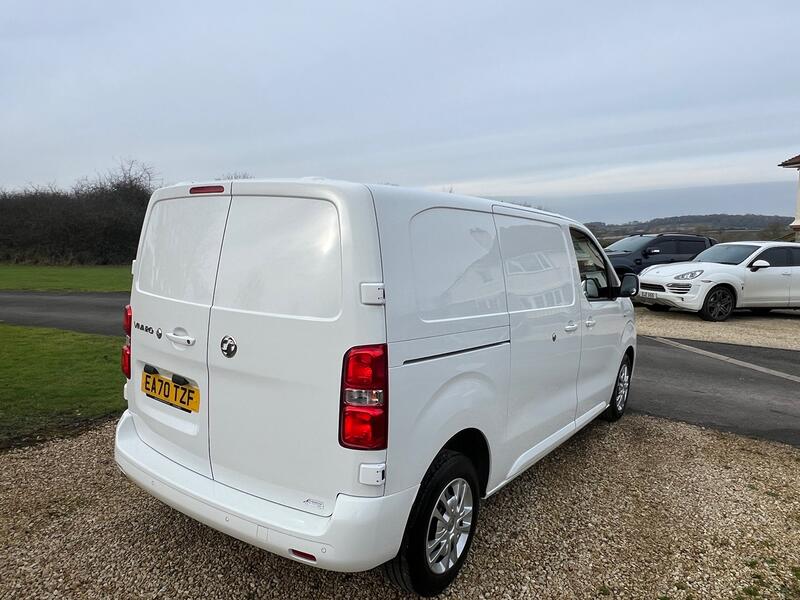 VAUXHALL VIVARO