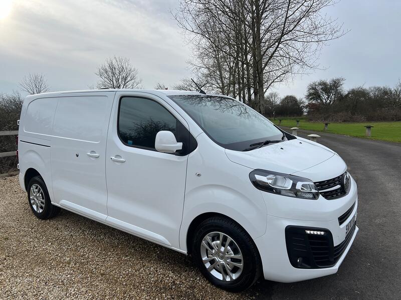 VAUXHALL VIVARO