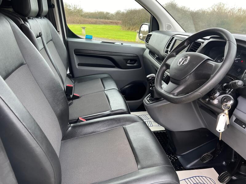 VAUXHALL VIVARO