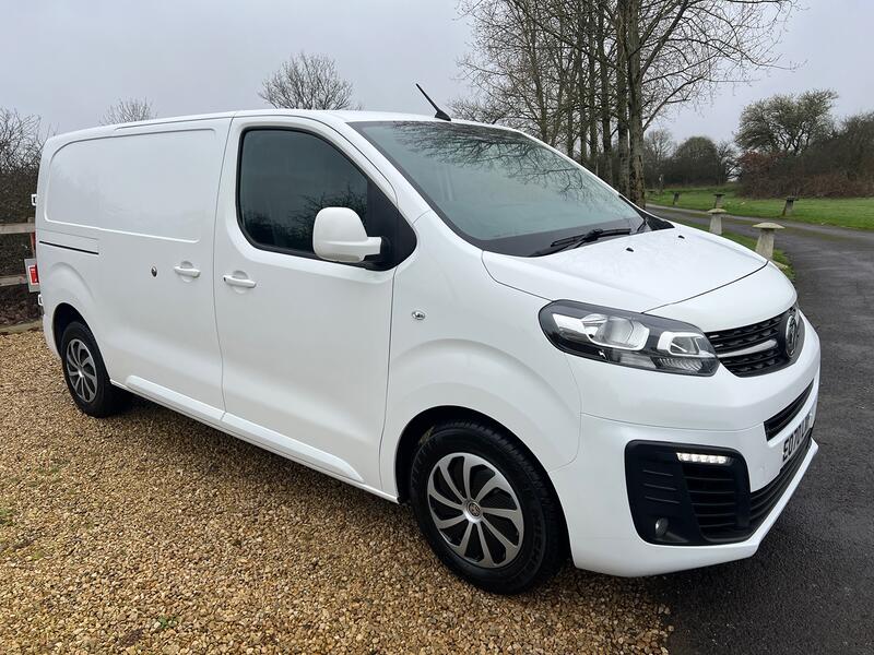 View VAUXHALL VIVARO 2.0 Turbo D 3100 Sportive 