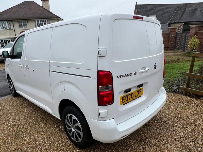 VAUXHALL VIVARO