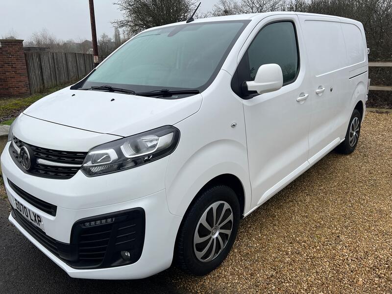 VAUXHALL VIVARO