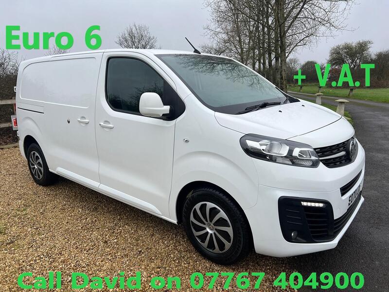 View VAUXHALL VIVARO 2.0 Turbo D 3100 Sportive 