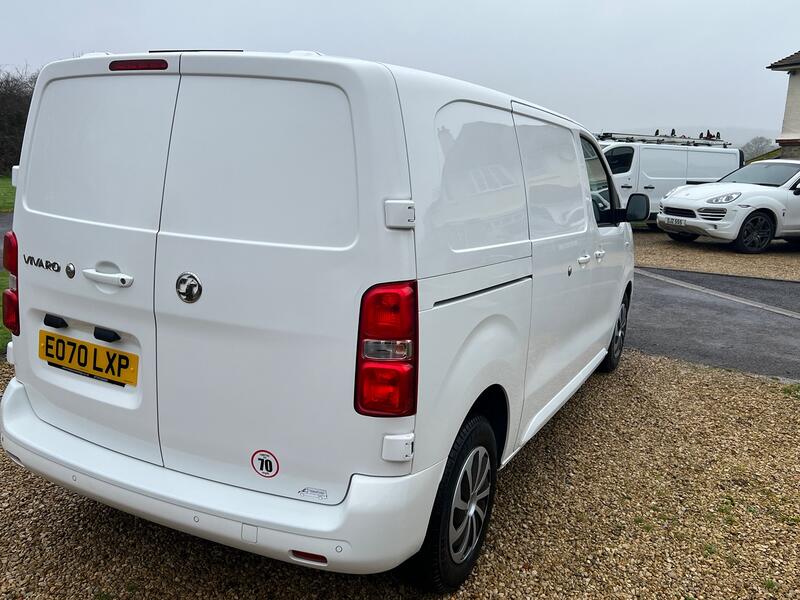 VAUXHALL VIVARO