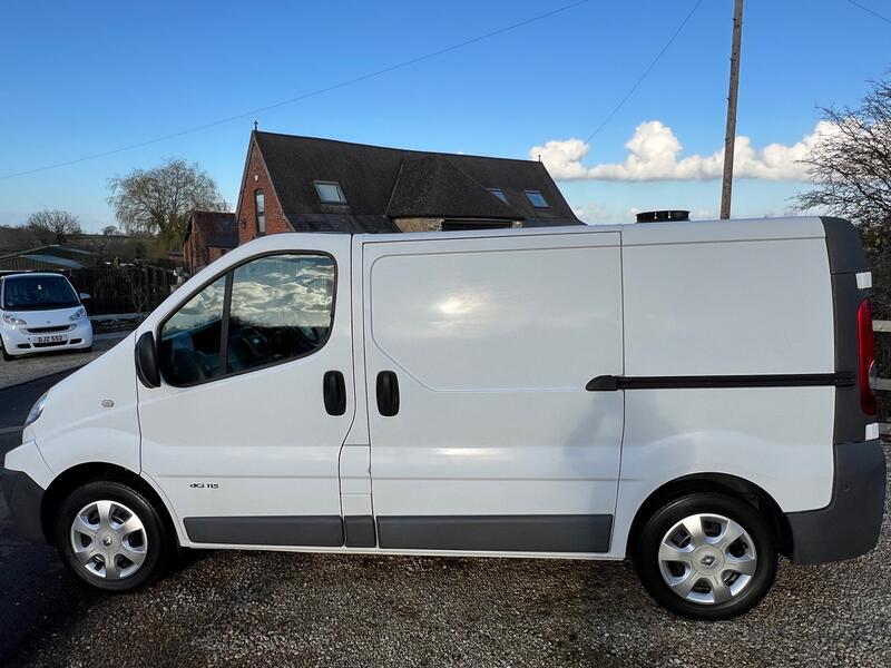 RENAULT TRAFIC