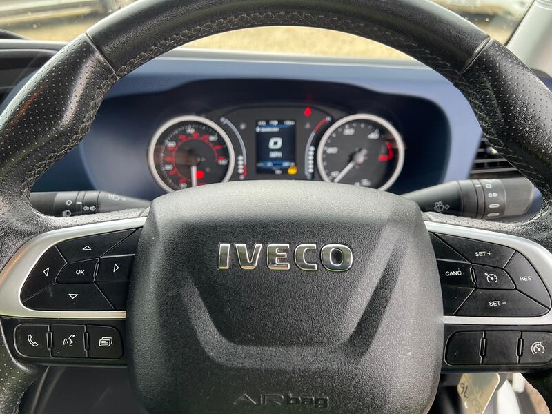 View IVECO DAILY 2.3 D  35S14B Auto
