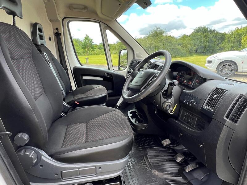 View PEUGEOT BOXER 2.2 BlueHDi 435 S 