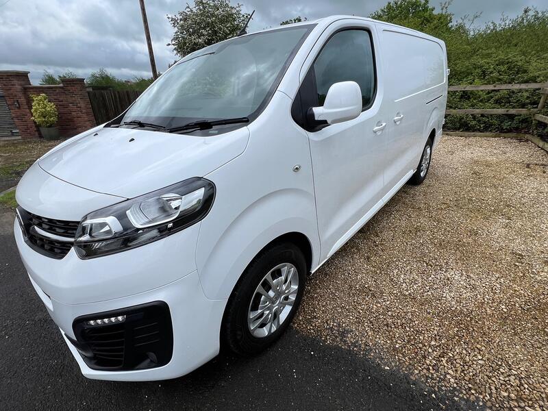 VAUXHALL VIVARO