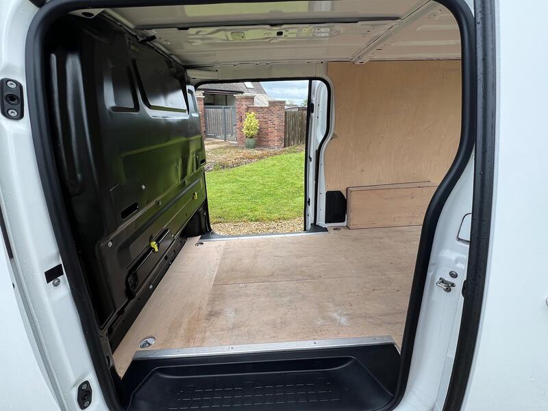 VAUXHALL VIVARO