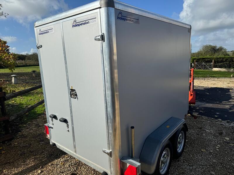 View FORD TRANSIT Indespention Box Trailer TAV4 High