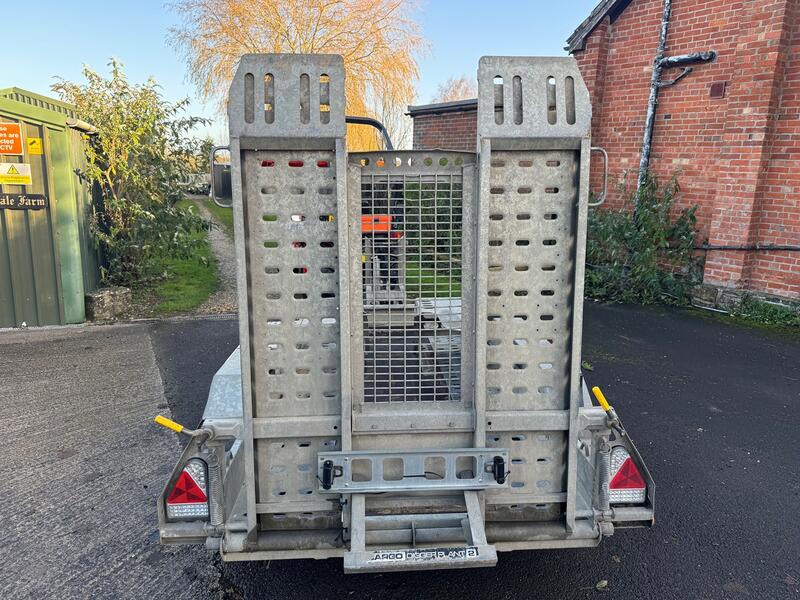 View FORD TRANSIT Brian James Digger Trailer 