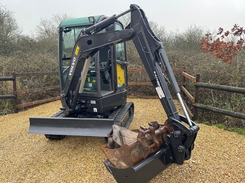 View VOLVO 1800 ECR250D EXCAVATOR 