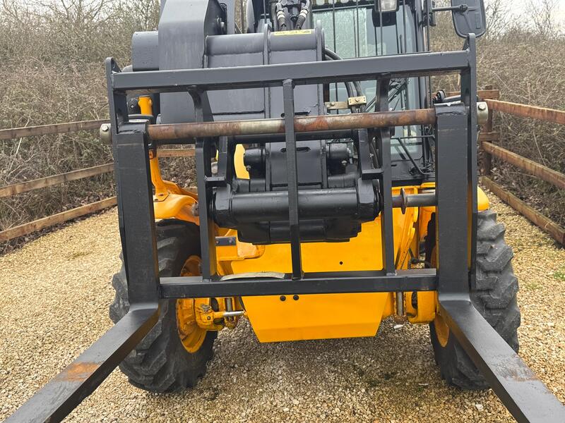 JCB 