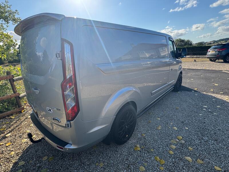 View FORD TRANSIT CUSTOM 2.0 Transit Custom Limited Van 340 L2 DAY VAN