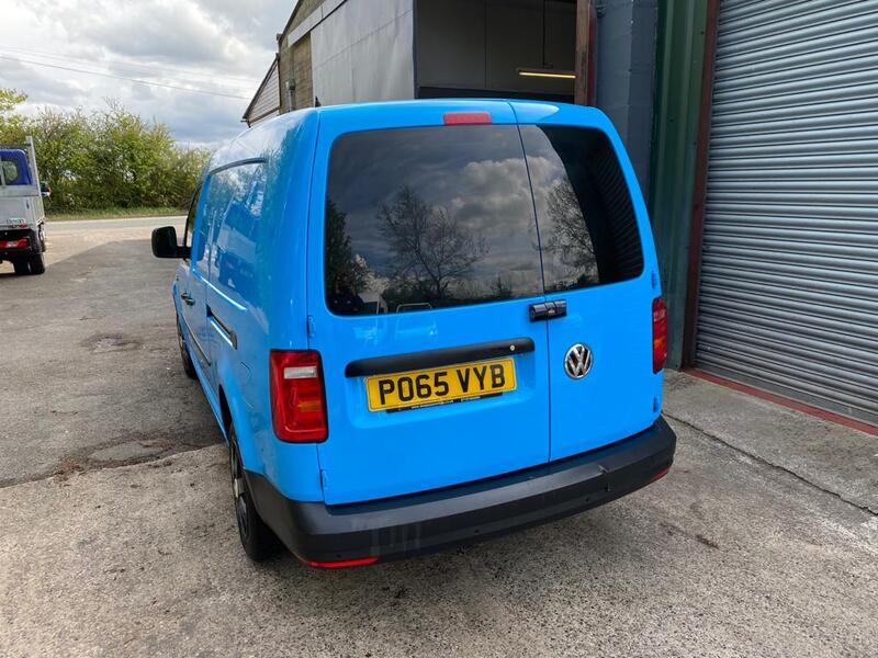 View VOLKSWAGEN CADDY 1.6 TDI STARTLINE MAXI