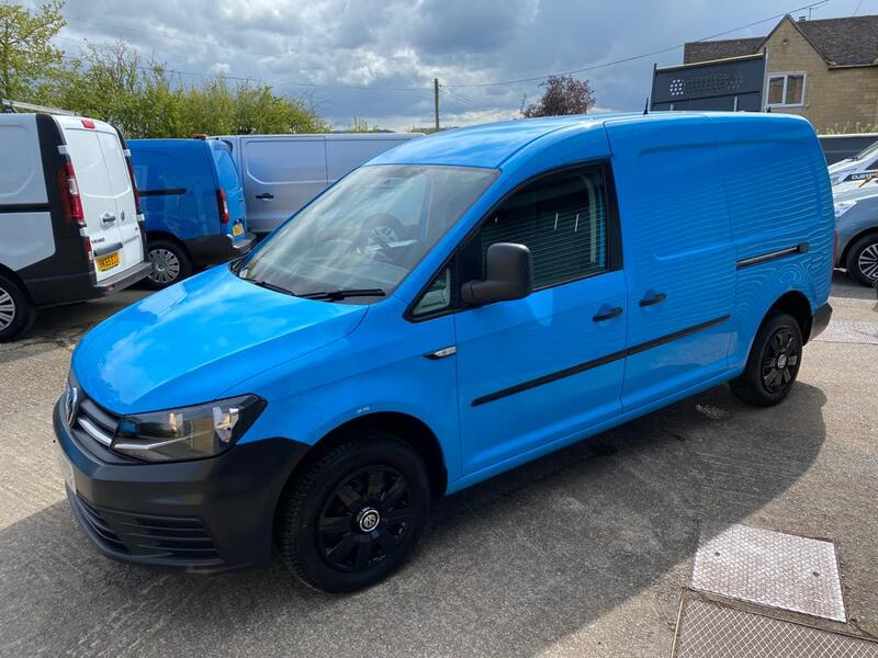 View VOLKSWAGEN CADDY 1.6 TDI STARTLINE MAXI