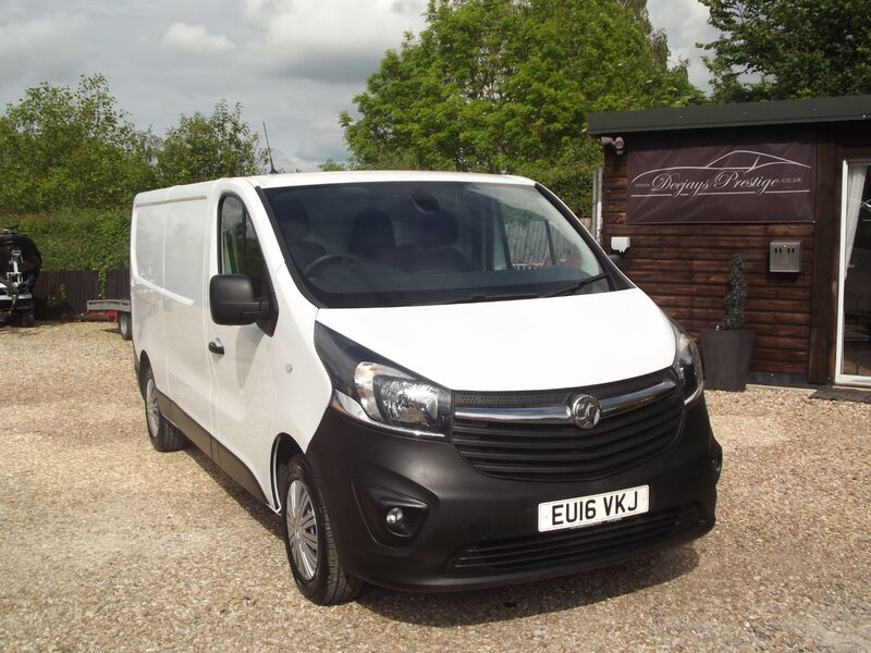 VAUXHALL VIVARO