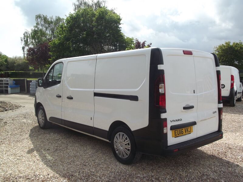 VAUXHALL VIVARO