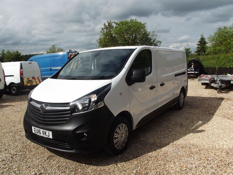 VAUXHALL VIVARO