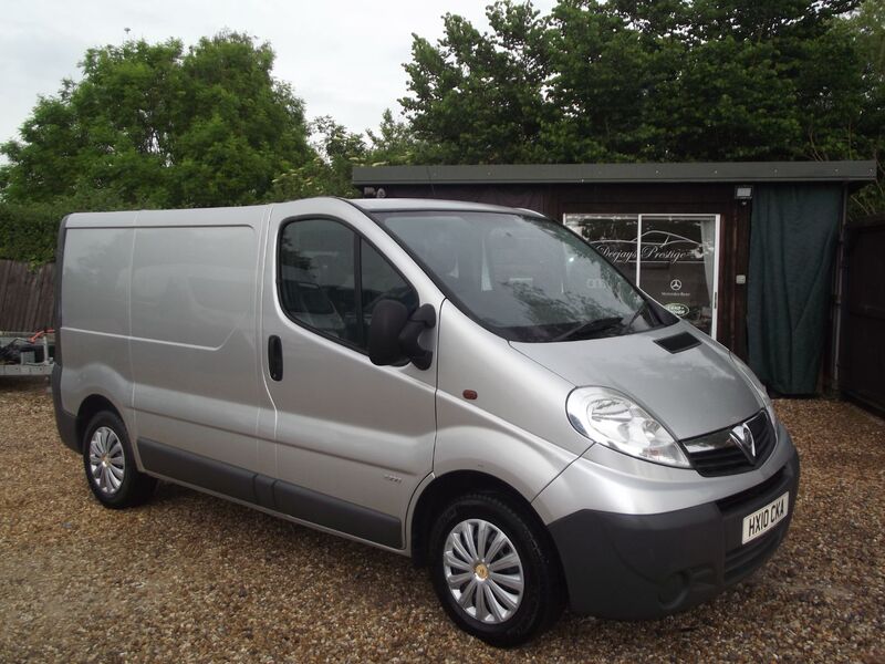 VAUXHALL VIVARO