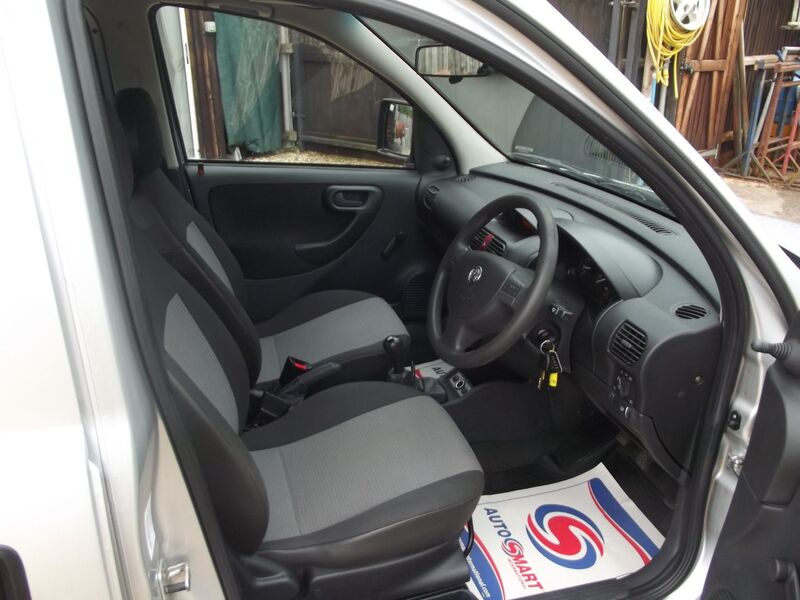 View VAUXHALL COMBO 2000 CDTI CREWVAN