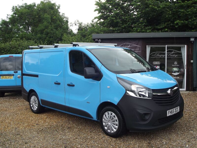 VAUXHALL VIVARO