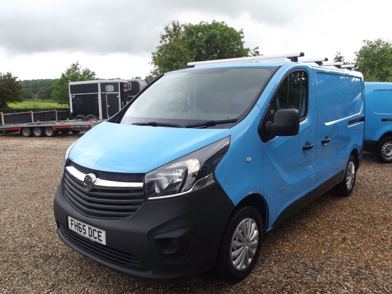 VAUXHALL VIVARO