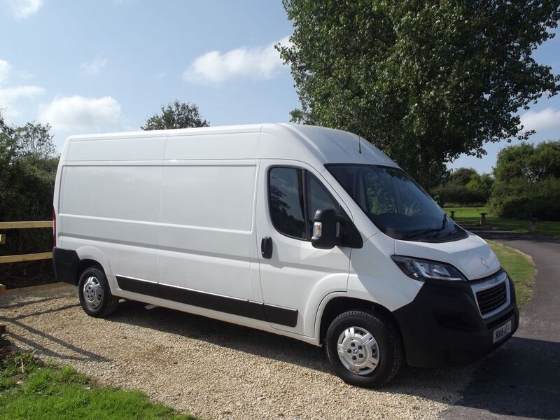 View PEUGEOT BOXER BLUE HDI 335 L3H2 PV