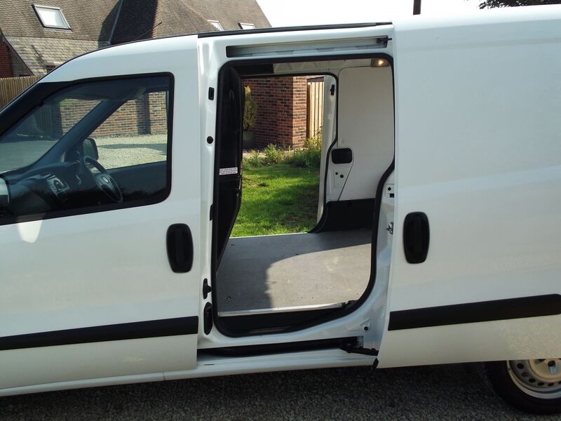 View VAUXHALL COMBO L2 H1 2300 CDTI Start Stop