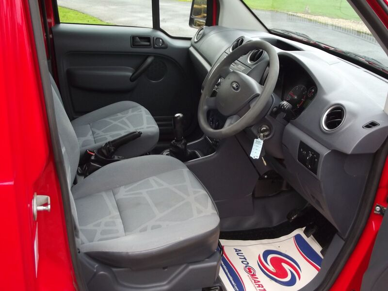 View FORD TRANSIT CONNECT T220 LOW ROOF PANEL VAN