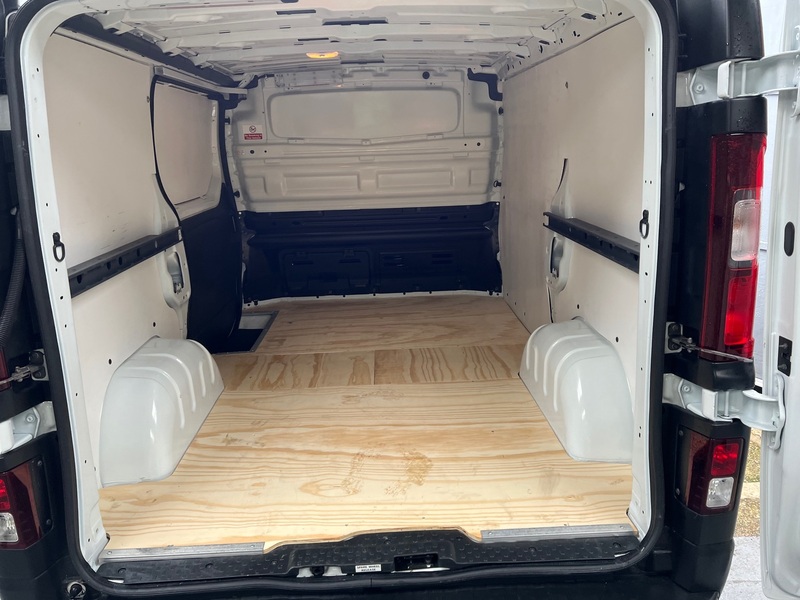 View VAUXHALL VIVARO L1H1 2700 CDTI BITURBO SS