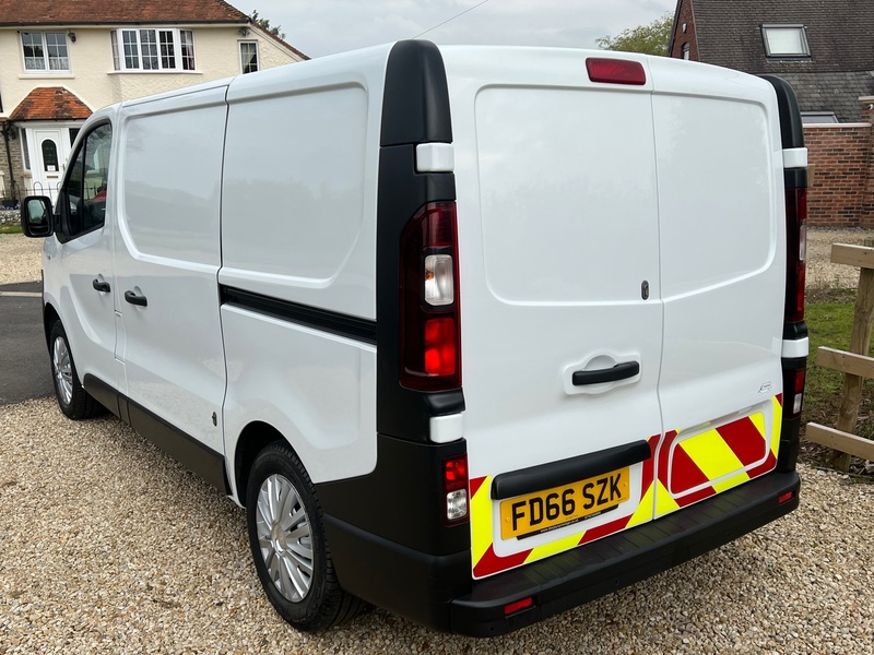 VAUXHALL VIVARO