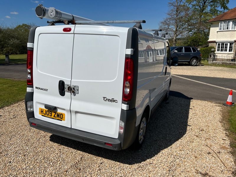 RENAULT TRAFIC