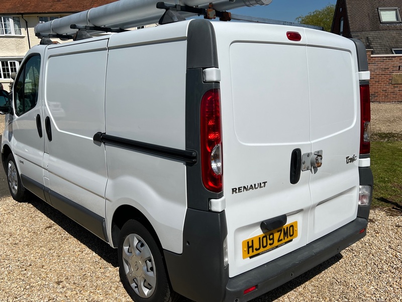 RENAULT TRAFIC