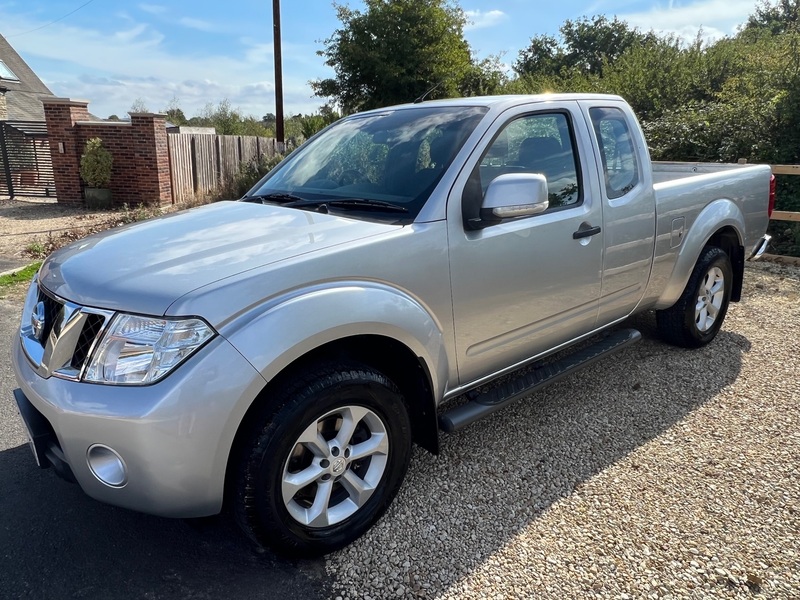 NISSAN NAVARA