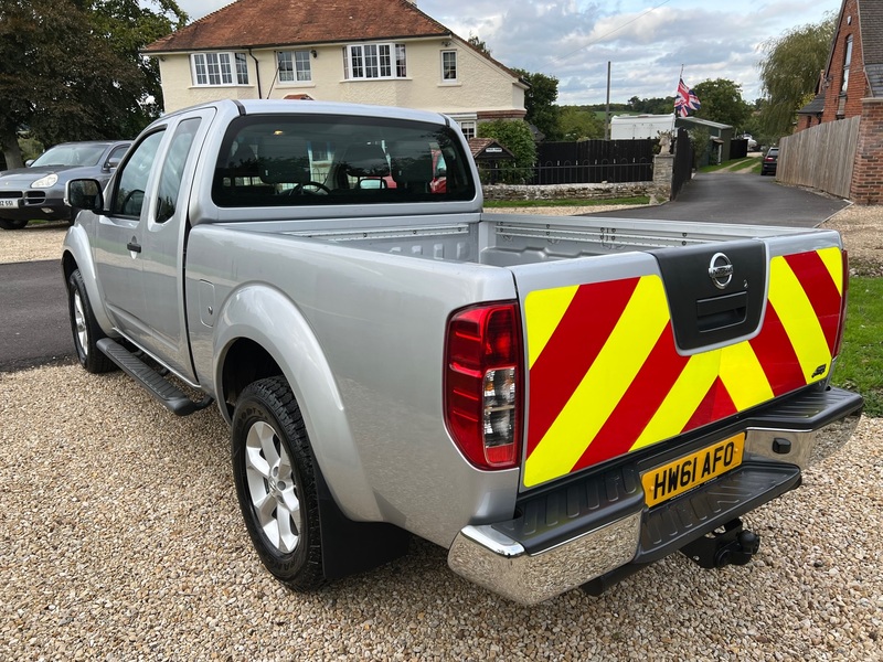 NISSAN NAVARA