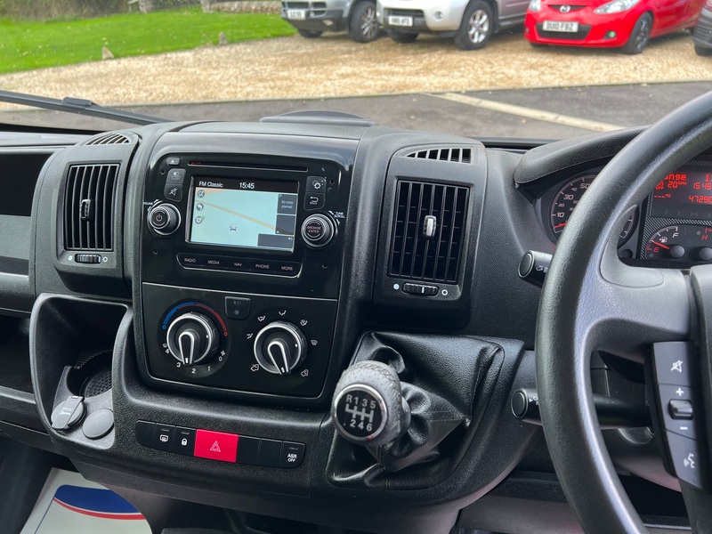 View PEUGEOT BOXER BLUE HDI 435 L4H2 PROFESSIONAL PV