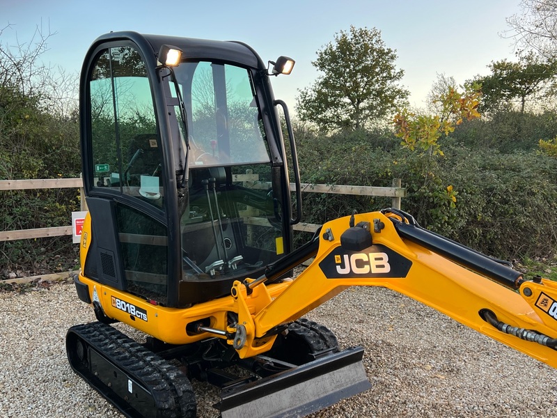 JCB 4CX