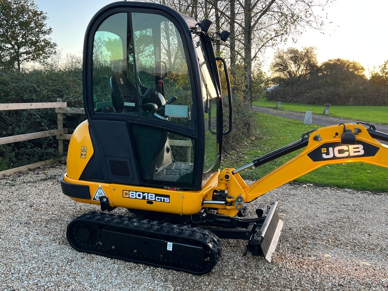 JCB 4CX