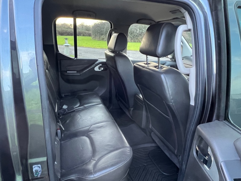 NISSAN NAVARA
