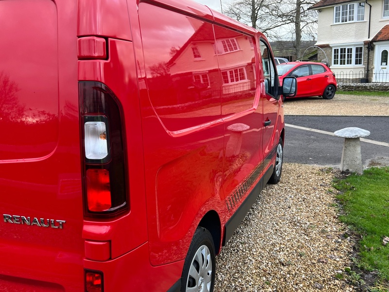 RENAULT TRAFIC