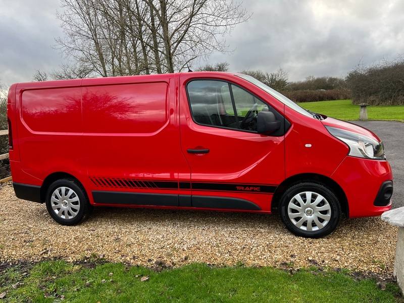 RENAULT TRAFIC